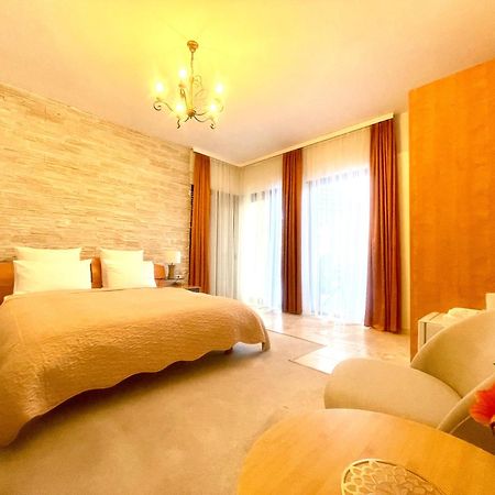 Vila Terase Hotel Sinaia Kültér fotó