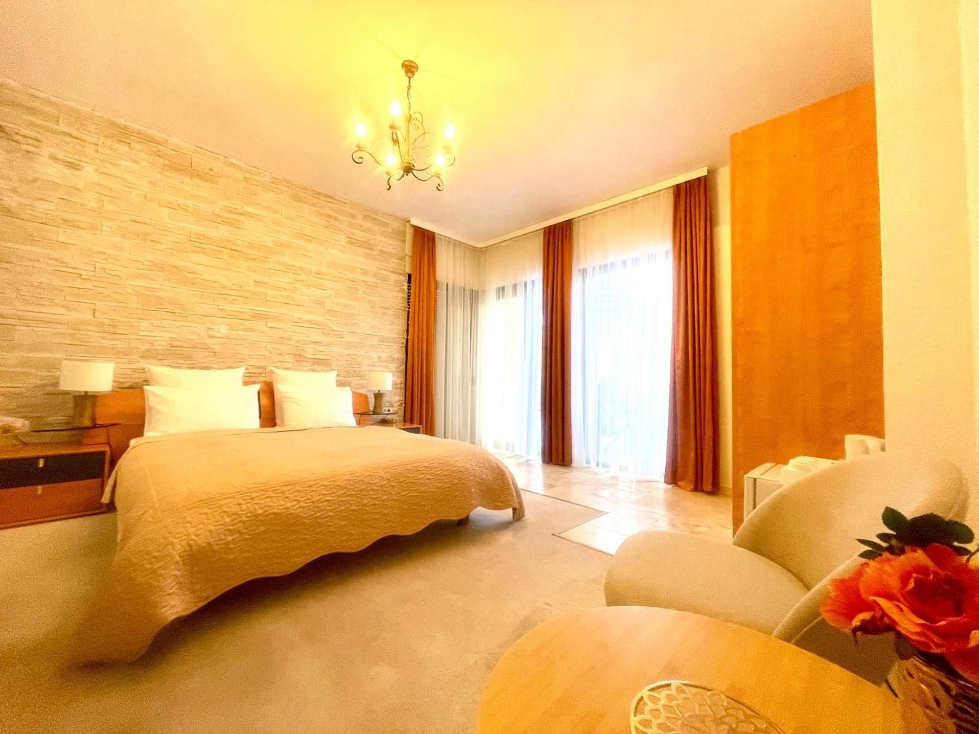 Vila Terase Hotel Sinaia Kültér fotó