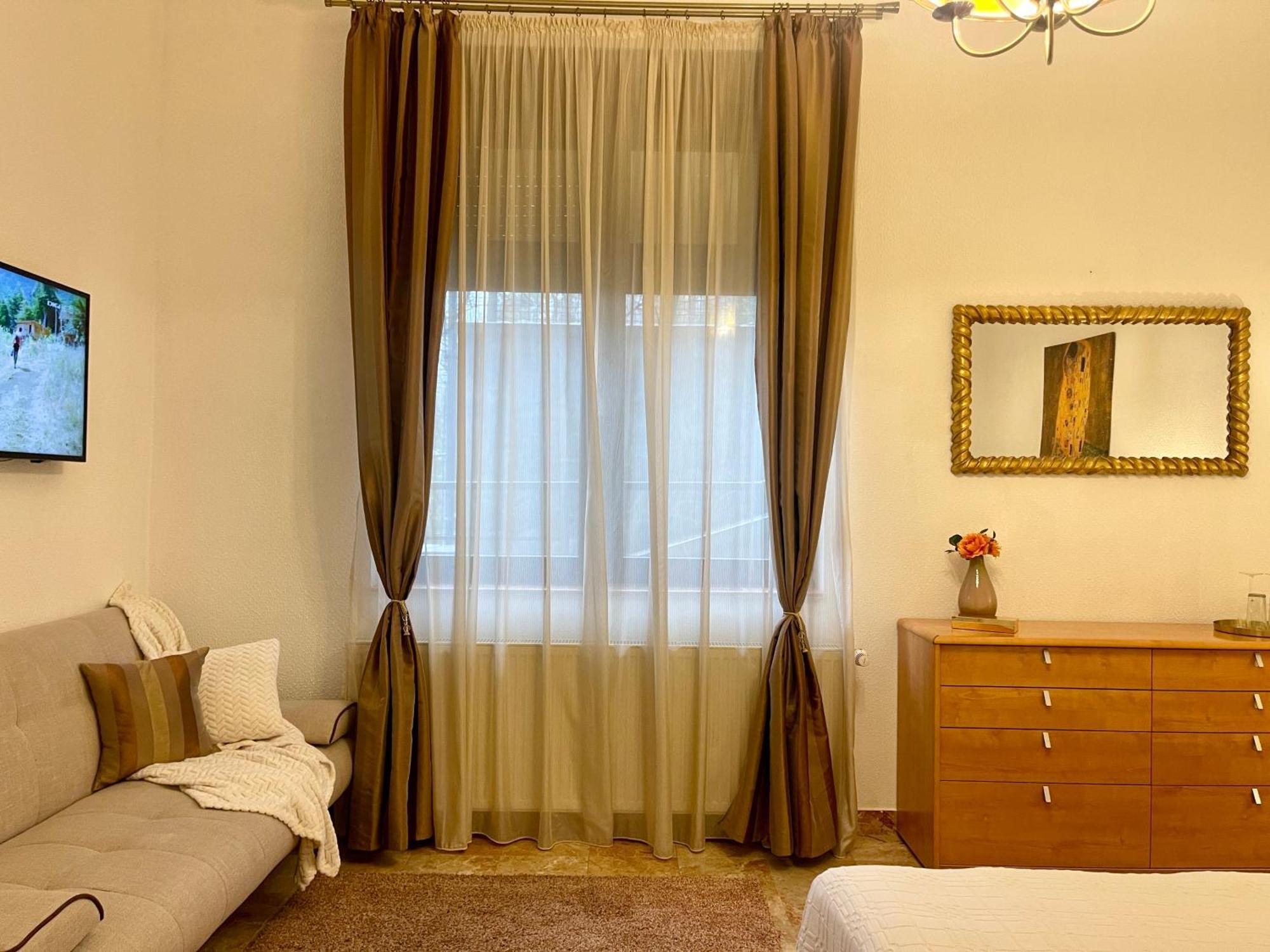 Vila Terase Hotel Sinaia Kültér fotó