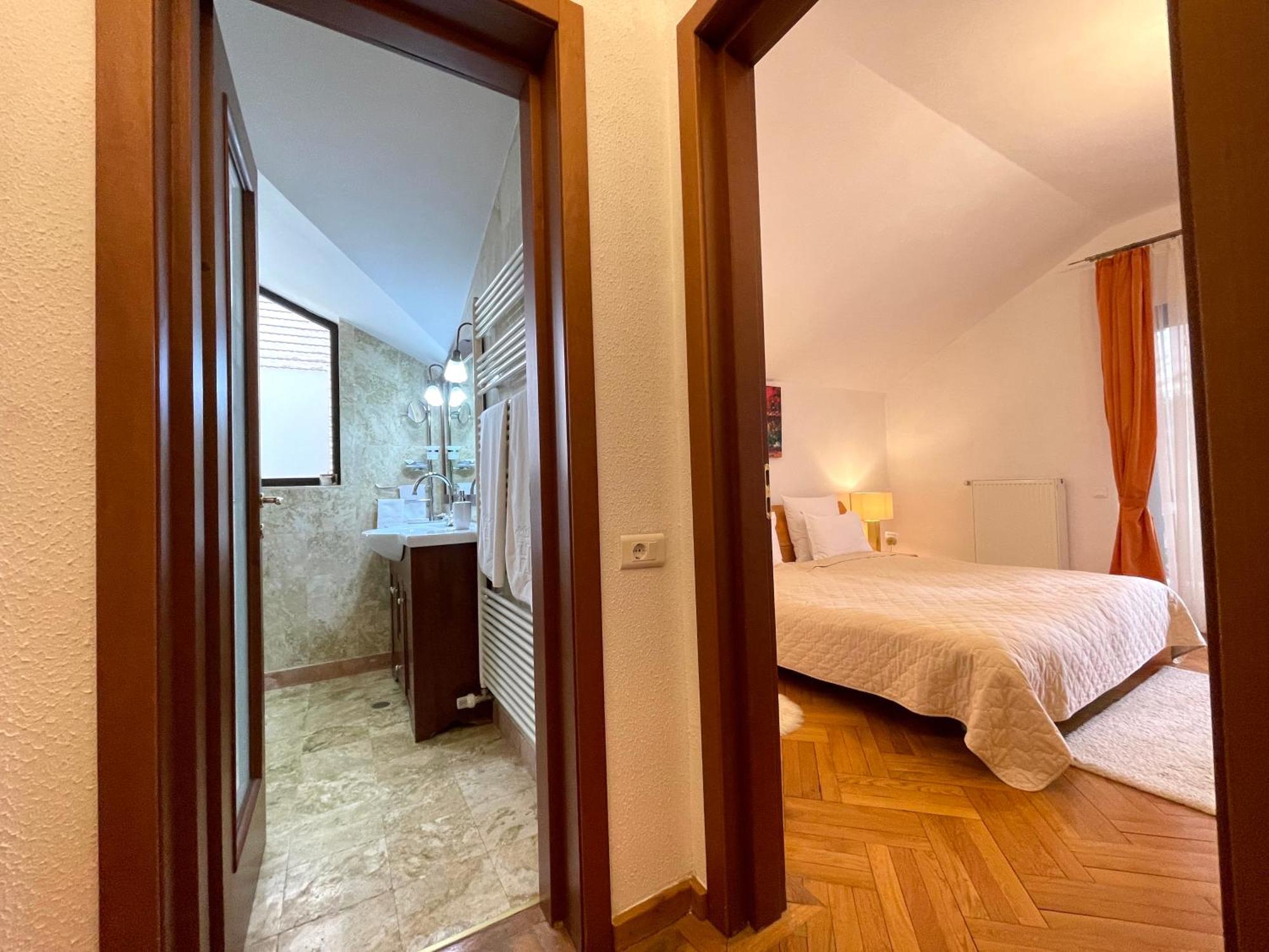 Vila Terase Hotel Sinaia Kültér fotó