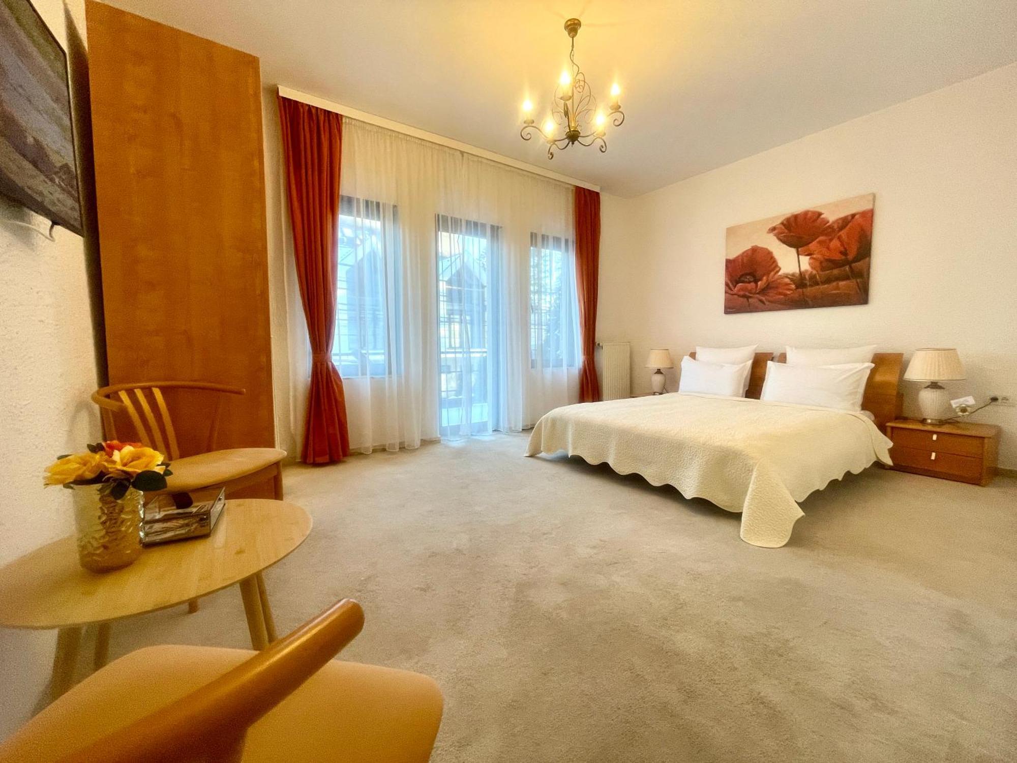Vila Terase Hotel Sinaia Kültér fotó